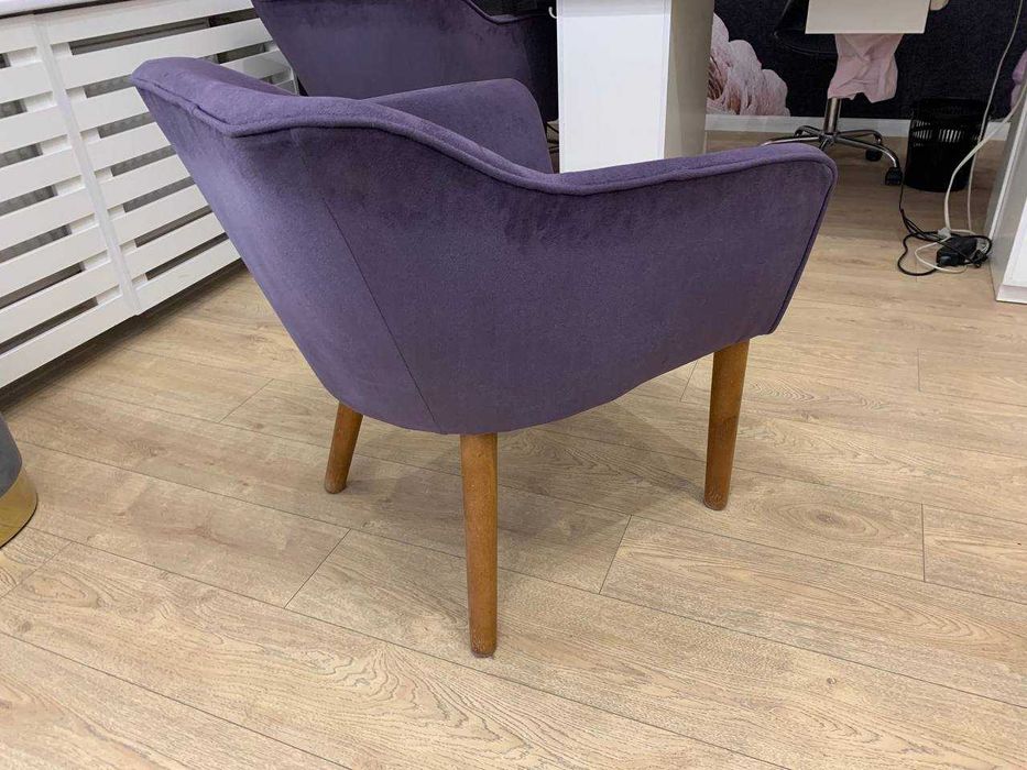 Декоративный диван