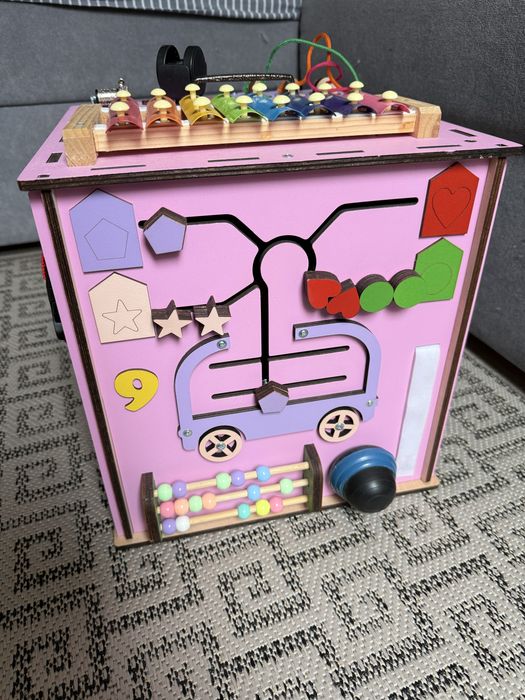 Бізікуб рожевий 30х30см