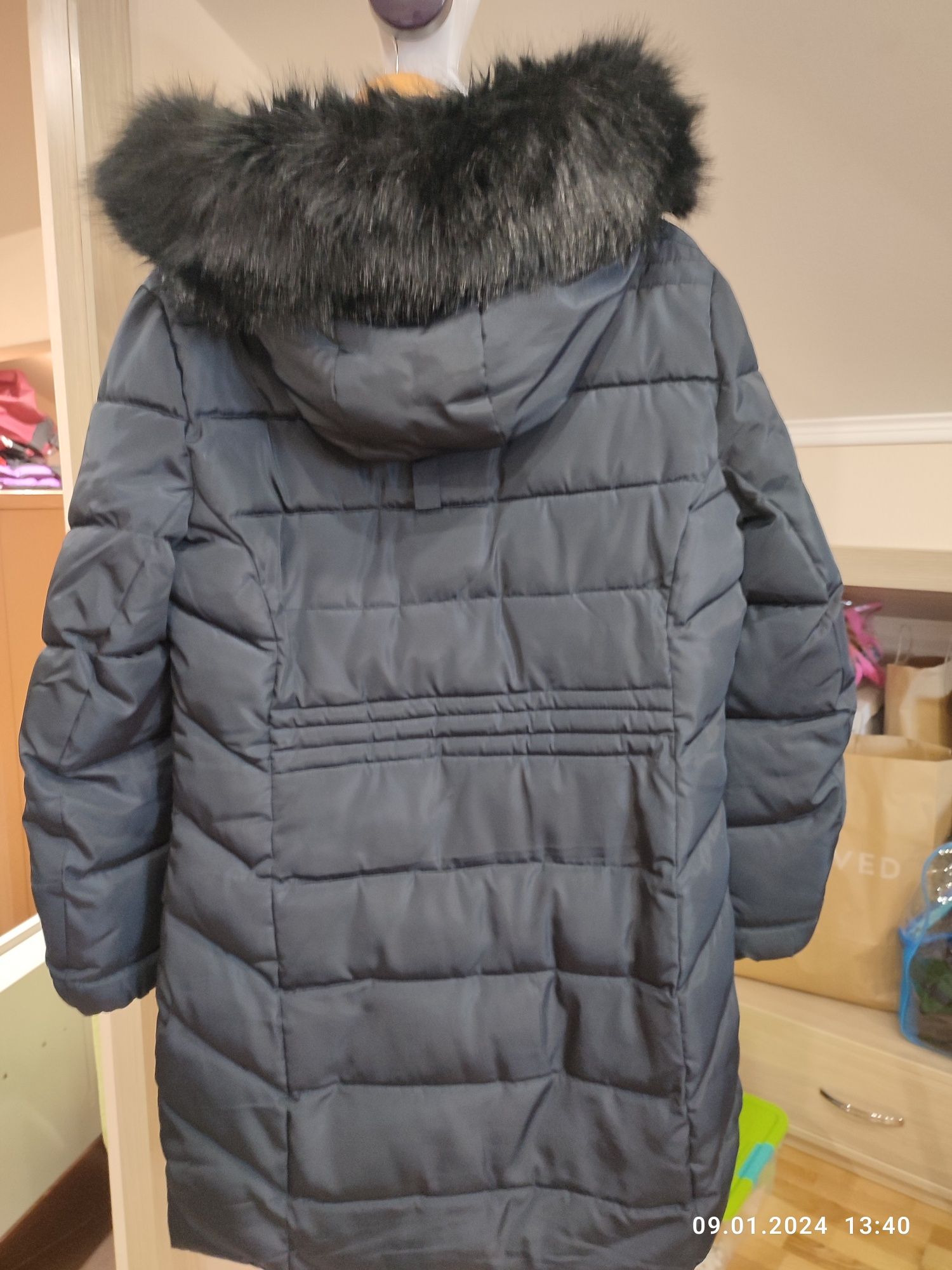 Зимова куртка Reserved