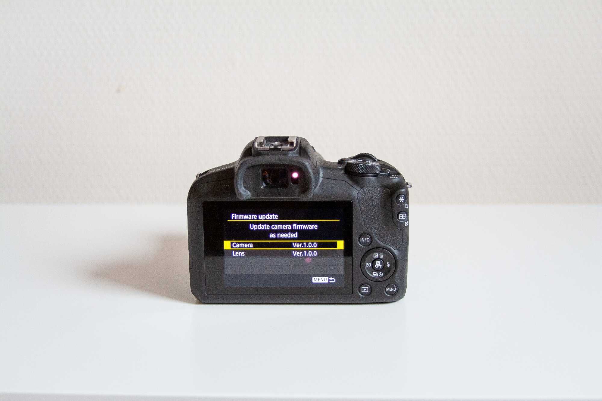 Jak NOWY Canon R100 kit + RF-S 18-45mm + EF-EOS R adapter