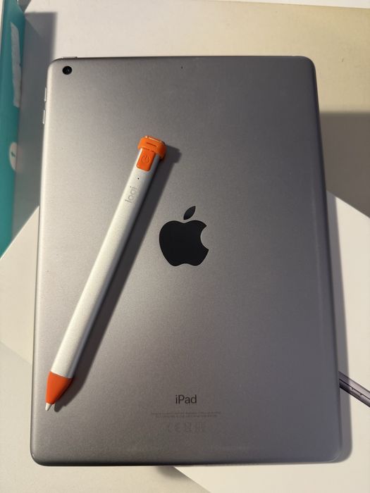 zestaw ipad, rysik i klaiwtaura logitech