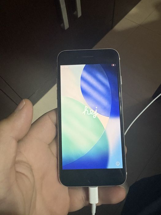 Iphone se 2022 em bom estado