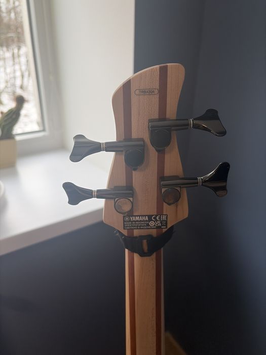 Бас гітара Yamaha TRBX304 Candy red