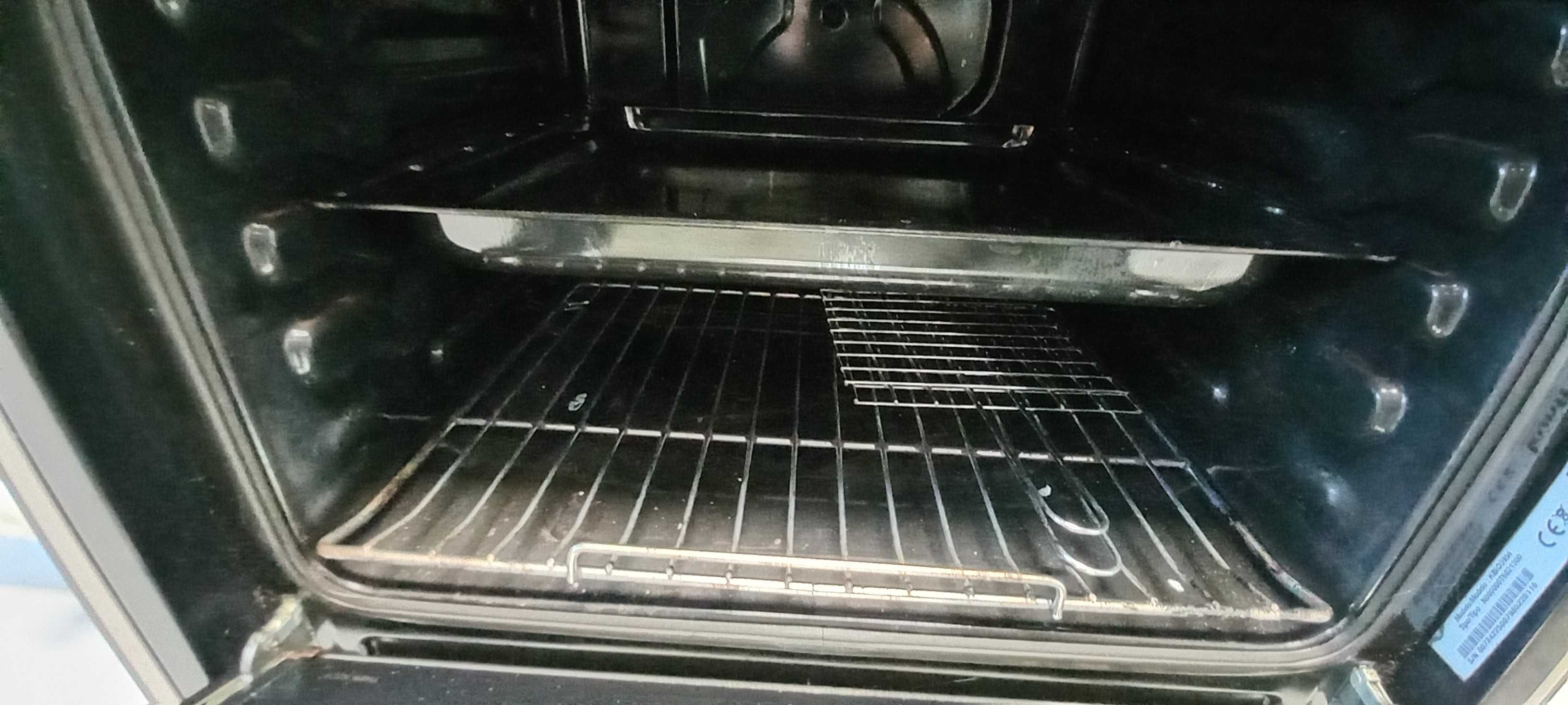 Forno KUNFT a funcionar bem em boas condições  as imperfeições.