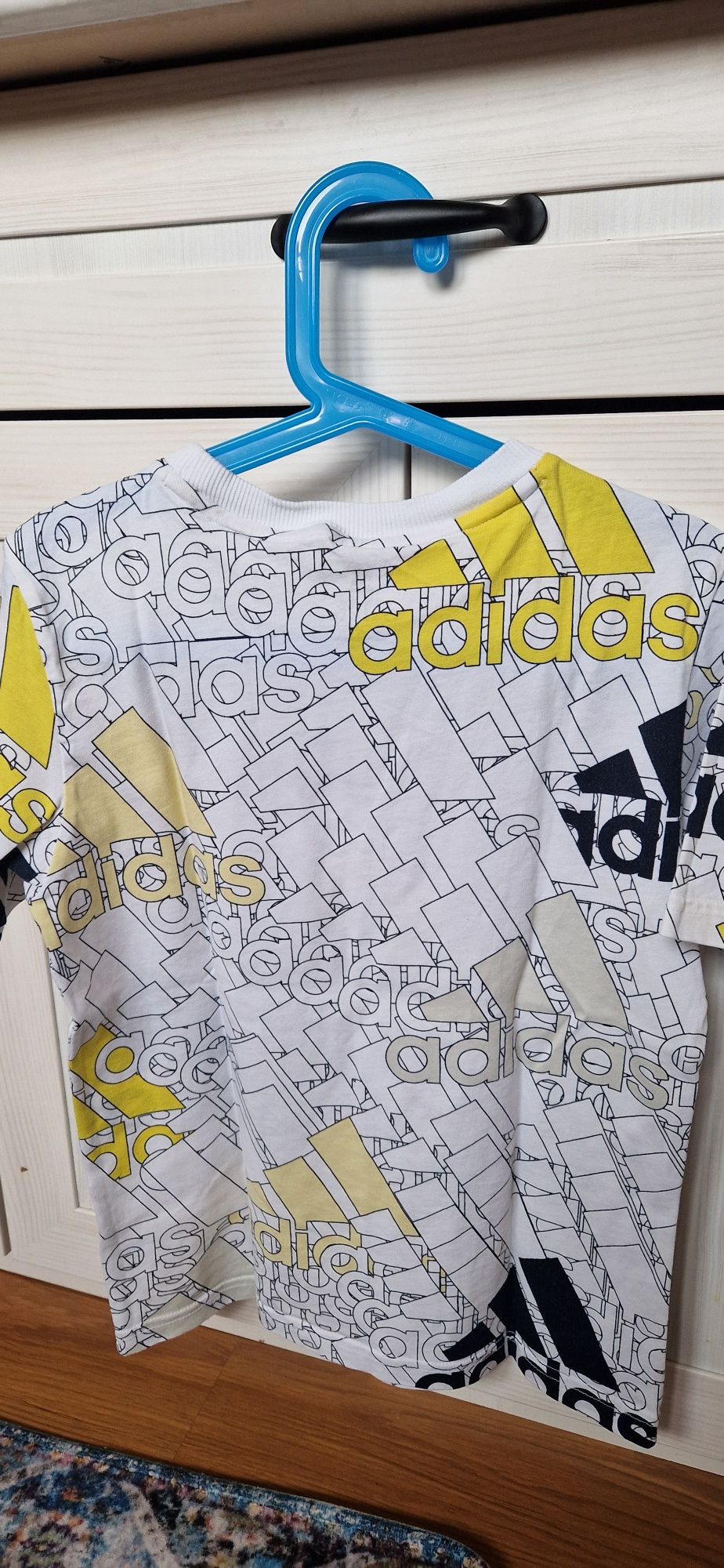 Tshirt Adidas r. 128