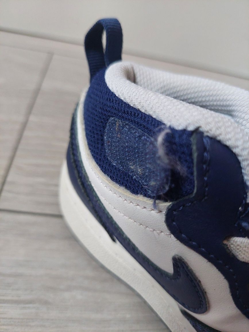 Buty NIKE roz. 27