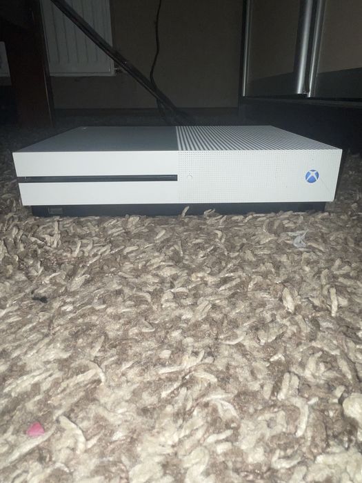 Xbox One S, повний комплект, все працює ідеально 1000 gb