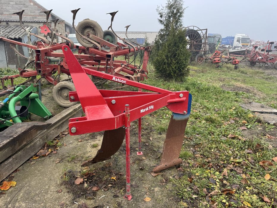 Głebosz ścieżek pług dłutowy