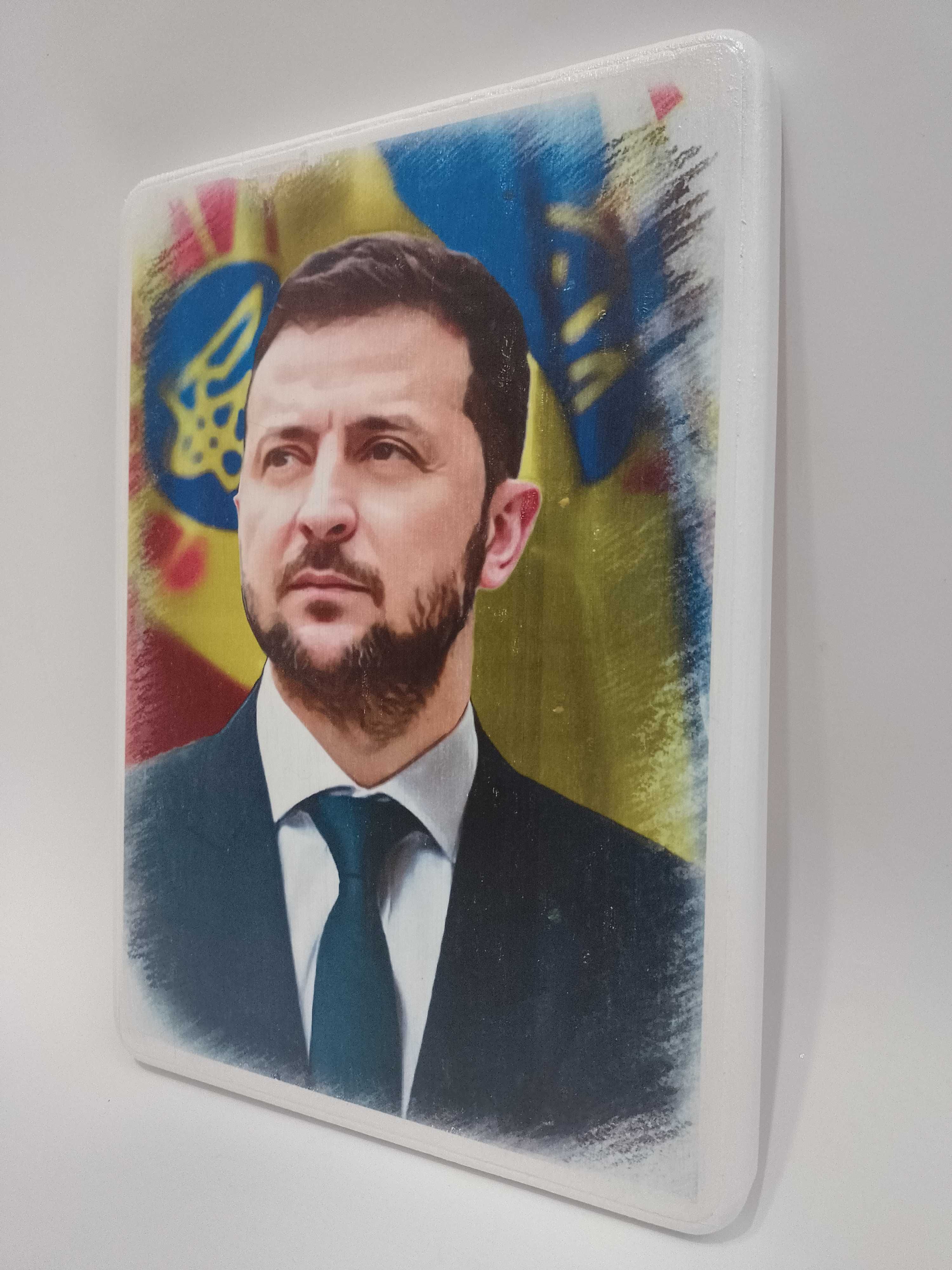 Портрет Володимира Зеленського | Купити картину на дереві в Україні