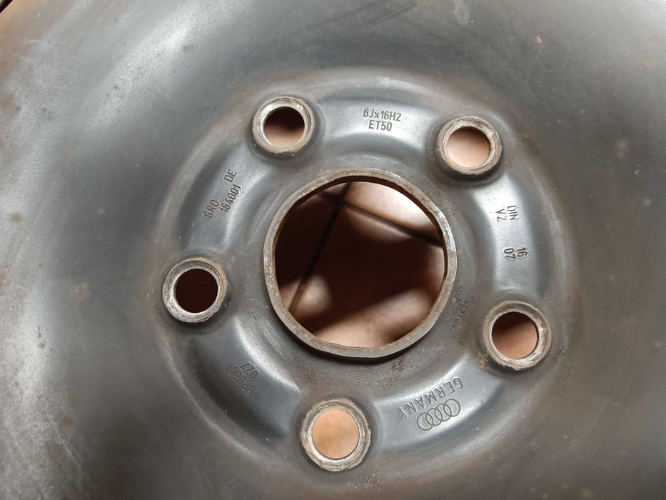 Koła zimowe Audi VW Skoda z felgami 5x112 16 cali opony Bridgestone