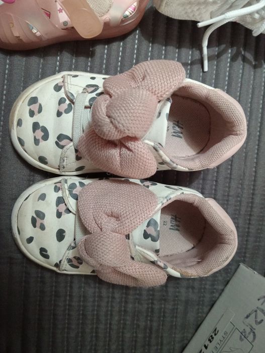 Tênis de criança desde o número .ate 26.