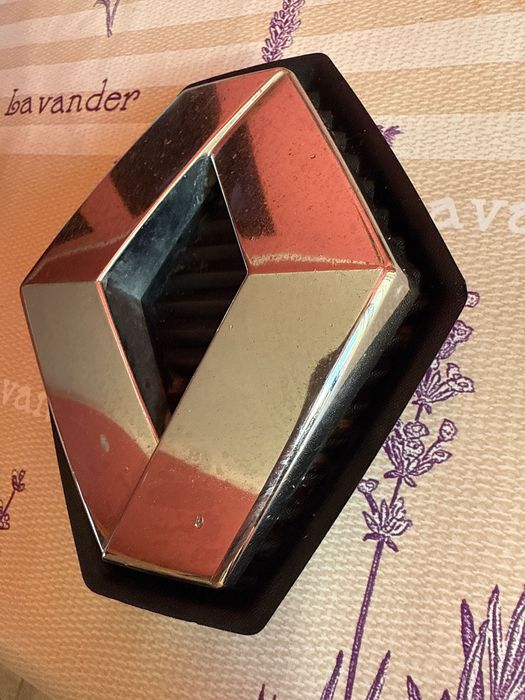 Емблема  на Renault