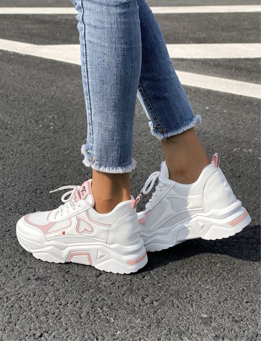 Кросівки Sneakers білі з рожевими вставками снікерси