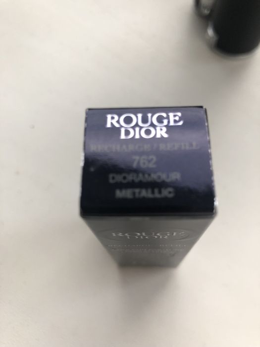 Продам помаду  Dior