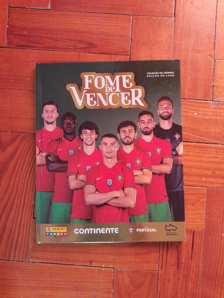 Caderneta + cromos seleção portuguesa 2019 + caixa de marca