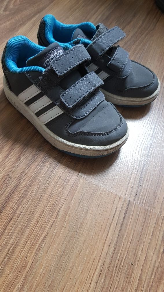 Buty Adidas 25 chlopiece na rzepy