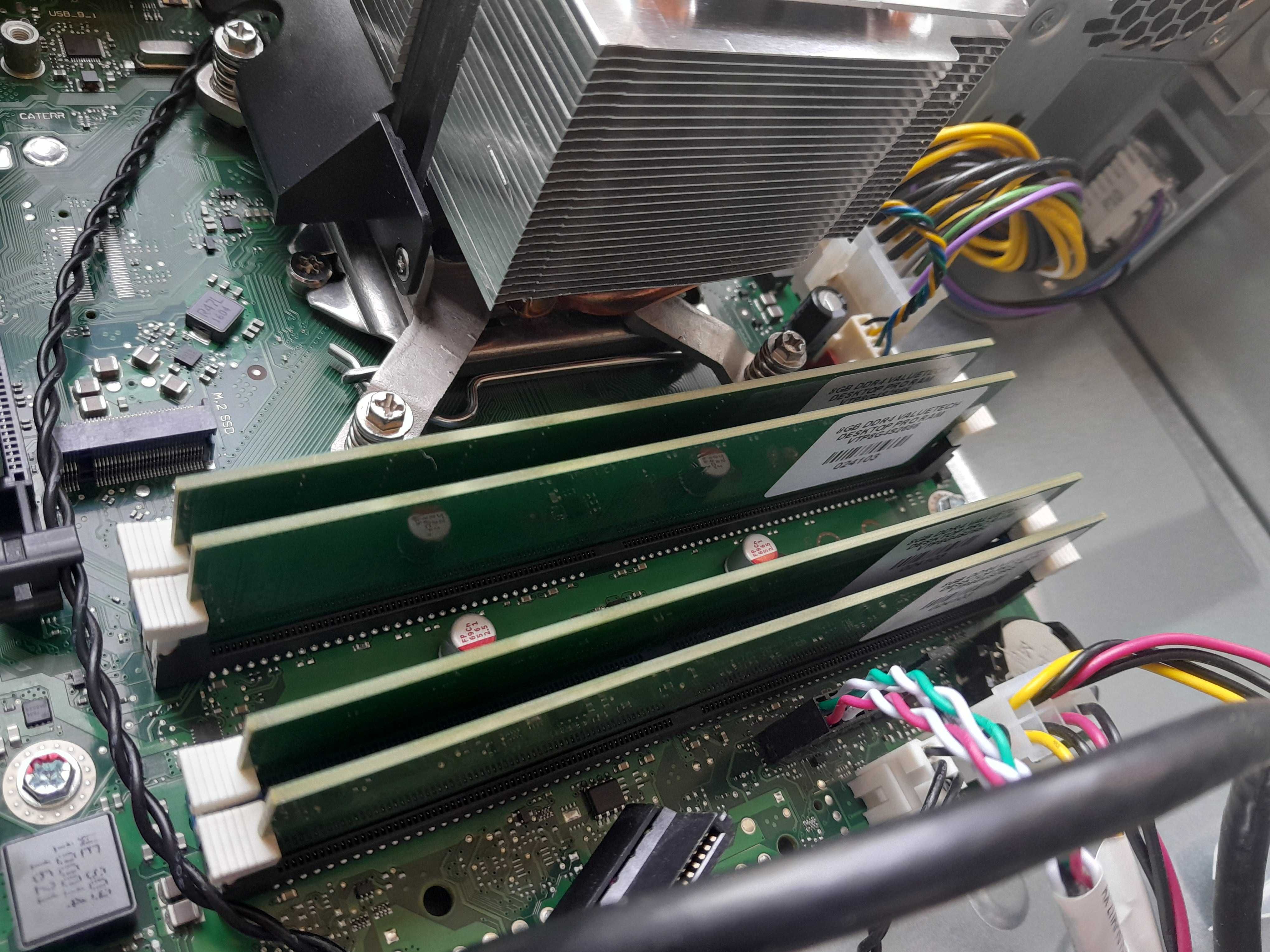 FUJITSU CORE i5 / 32 GB RAM / 256 GB SSD / WIN 10 / GWARAN. DO VI.2026