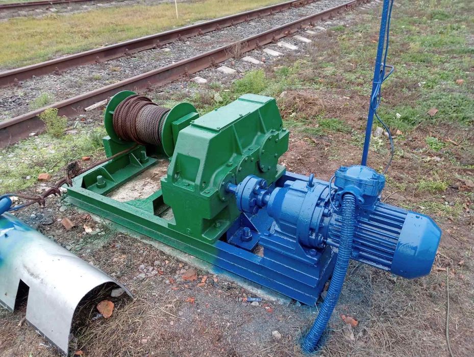 Лебідка для перетяжки жд  вагонів 350 т
