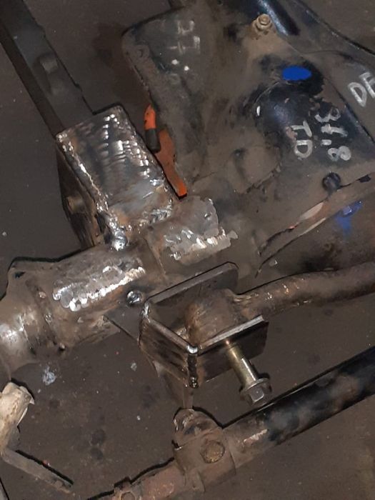 Vendo eixos patrol 260
Com bloqueio a fr