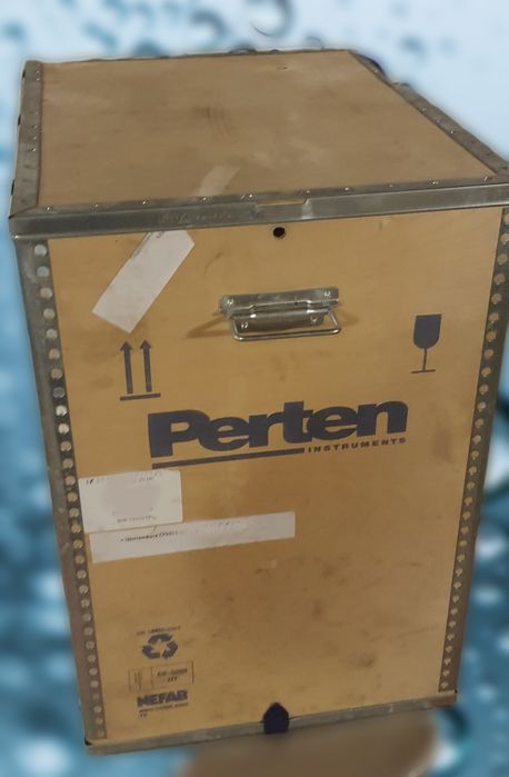 Ящик фанера з ручками та металевим каркасом