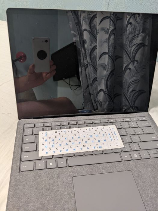 Microsoft Surface Laptop  1769 intel i7 8650U/8Gb/256SSD