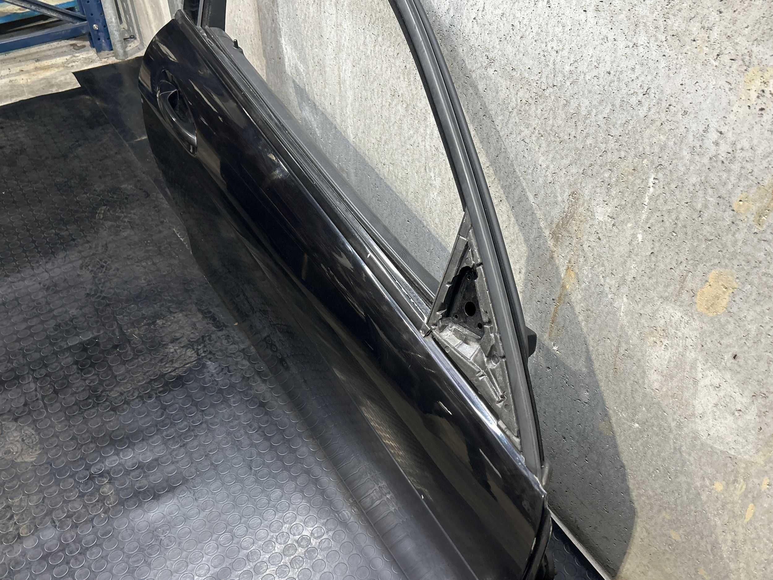 Porta direita Mercedes W204 C220 (Ano: 2014)
