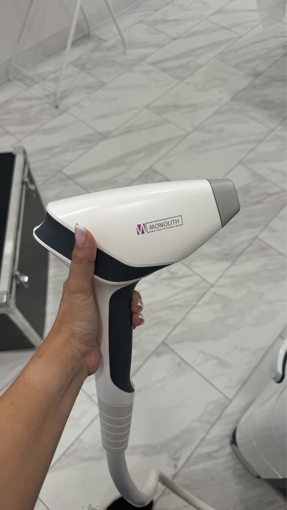 Laser do depilacji laserowej Asclepion MeDioStar Monolith 2022