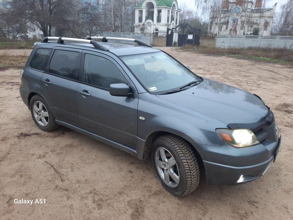 В продаже Mitsubishi autlender 2003 года.  На 4 газу .На полнейшем ход