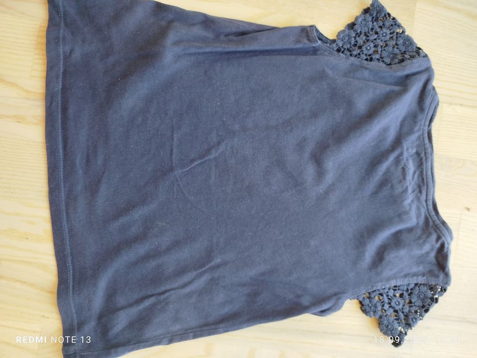 Granatowa bawełniana bluzka koszulka T-shirt z krótkim ozdobnym rękawe