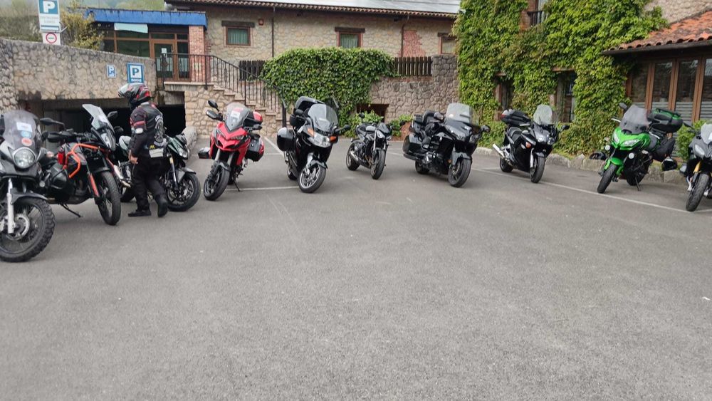 Suzuki Vstrong 650 Ano 2023 - Sensacional