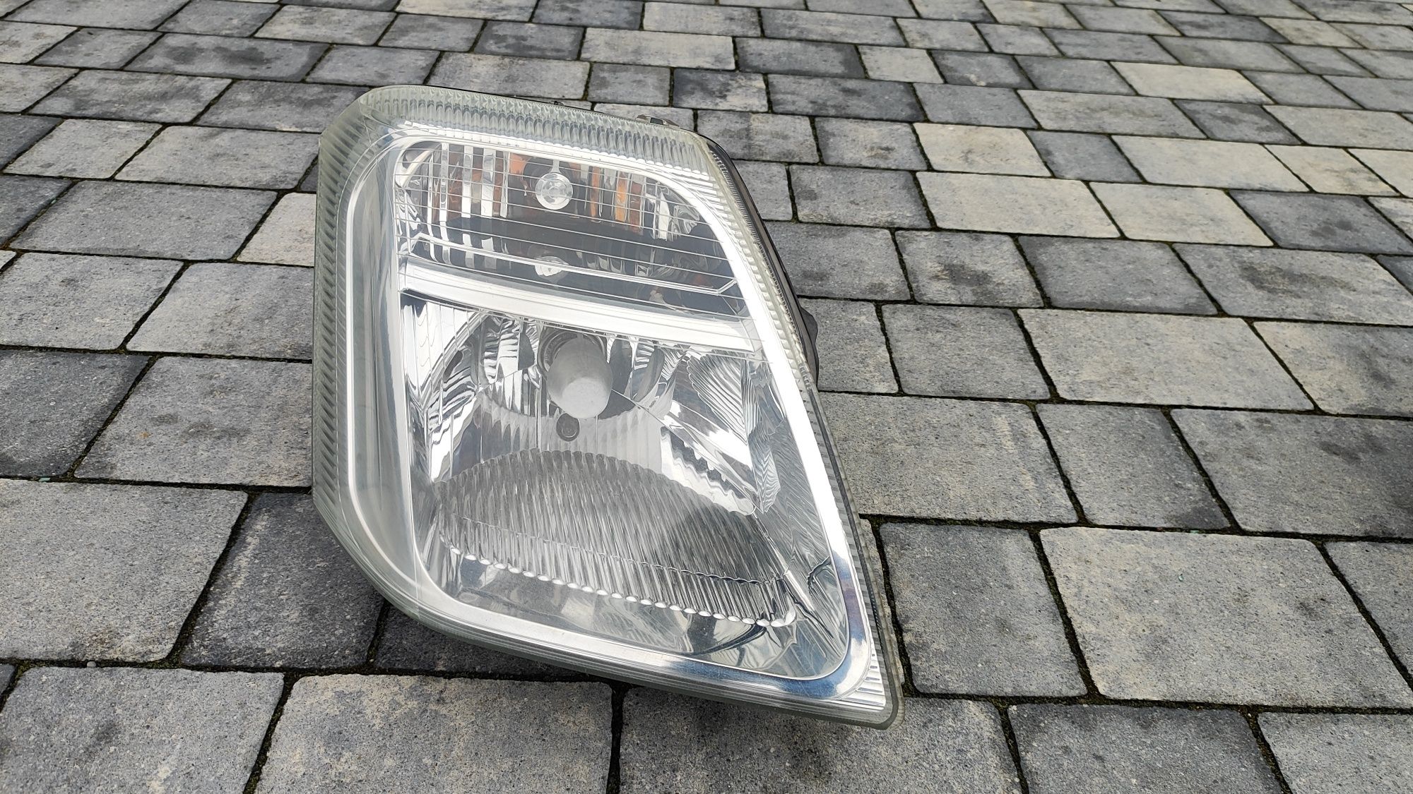 Lampy przednie przód Citroen C2 03-09 Europa Oryginał