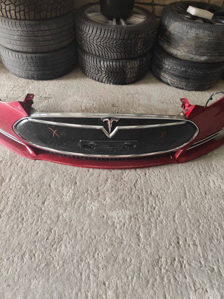 Tesla Model S 2013-2016 передний бампер в сборе на 6 парктроников