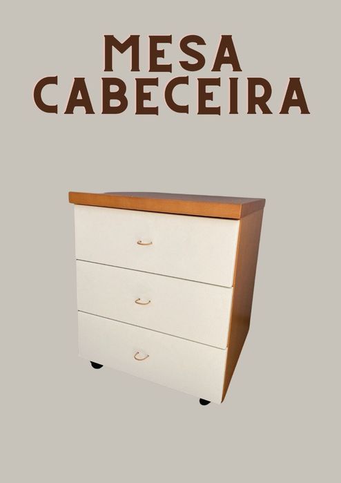 Mesa de Cabeceira com rodinhas