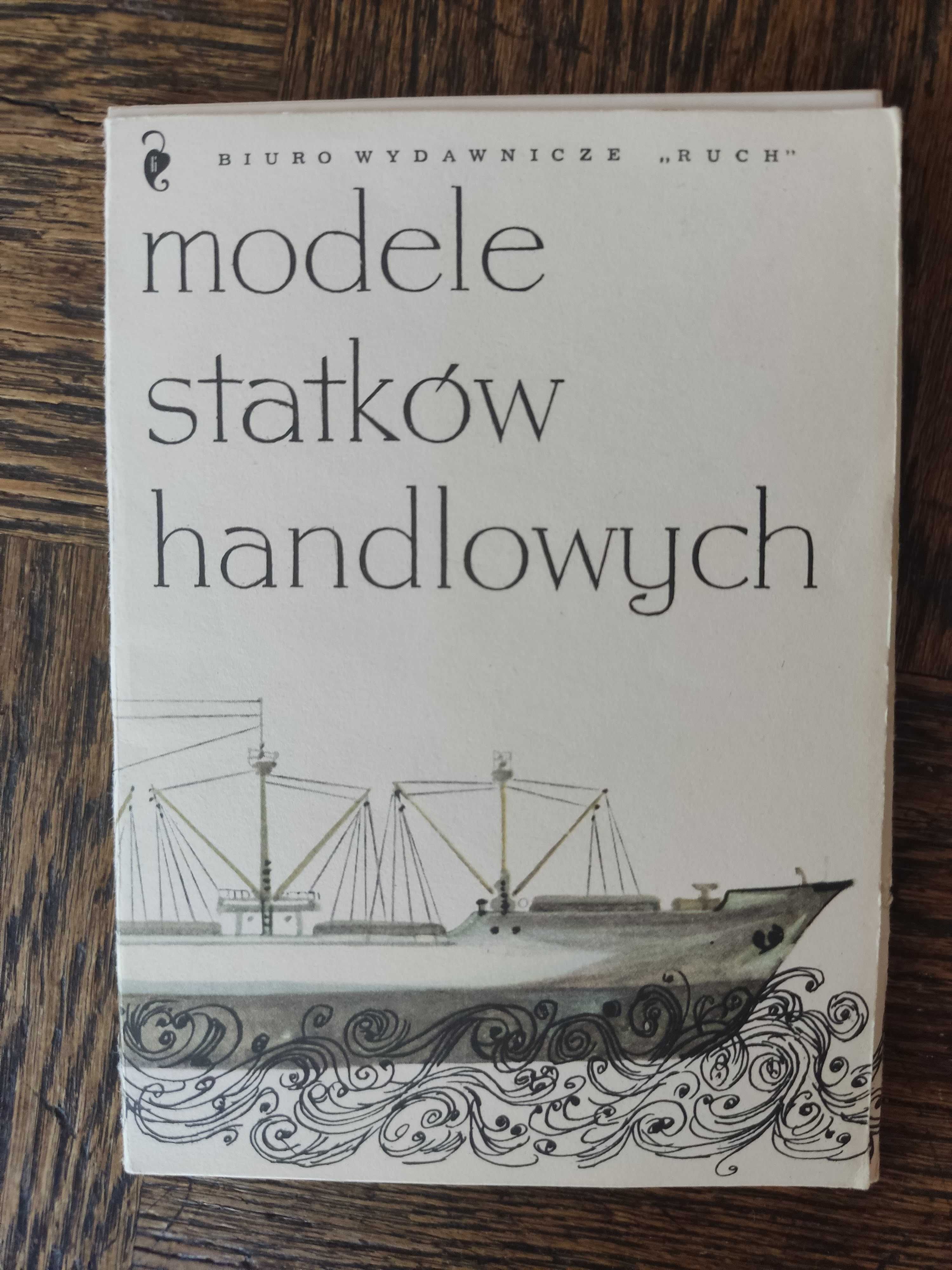 Zestaw 9 pocztówek w obwolucie Modele statków handlowych, wydane w PRL
