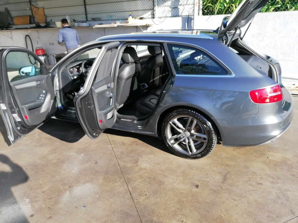 Audi A4 2.0 TDI S Line
