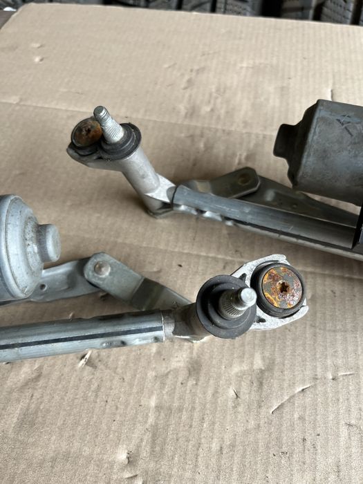 Трапеція дворніків Volkswagen Touran