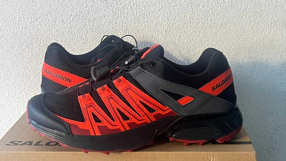 Sapatilhas Salomon 43 1/3, NOVAS