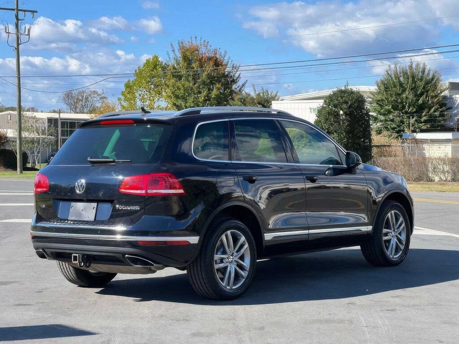 Volkswagen Touareg Lux      2016