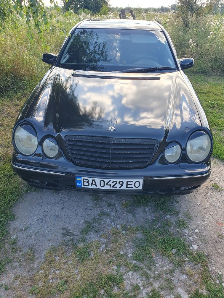 Продам Мерседес 210 3.2 cdi 2000р.