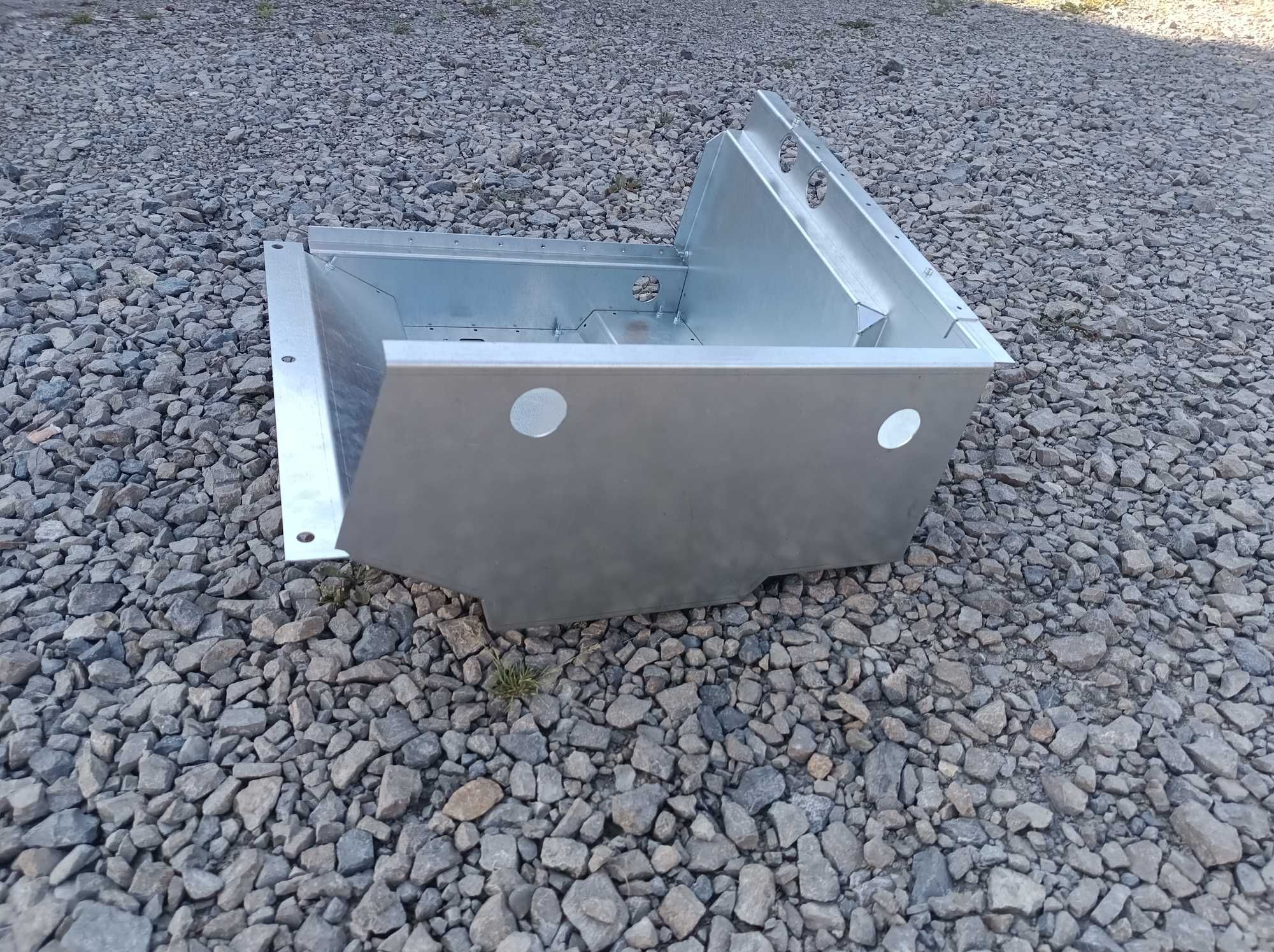 Box Batery / Skrzynka akumulatora Land Rover Defender