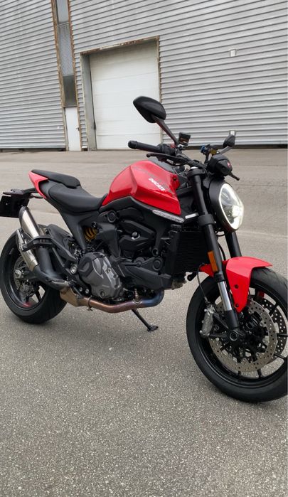 Ducati Monster 937 Red