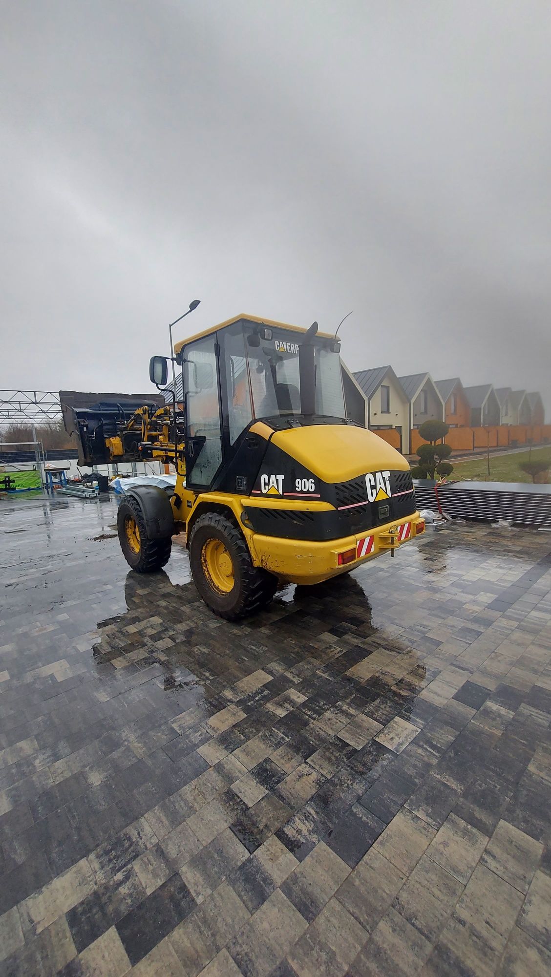 Ładowarka CAT 906