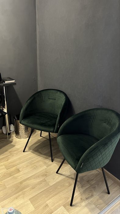 Крісло поворотне Sacramento велюр темно-зелене Кресло велюровое