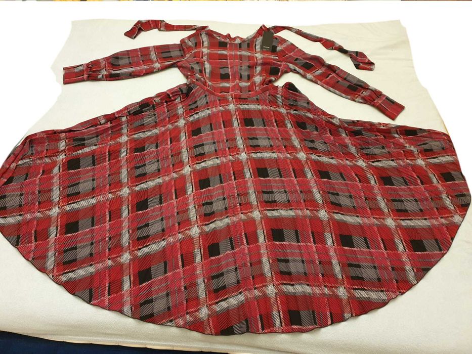 Sukienka plisowana, midi w kratkę, czerwona czarna, Reserved 38