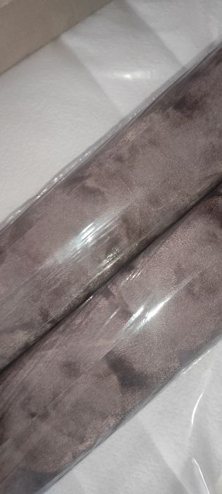 Продам щпалери! 
5 рулонів сірихта 2 рулони коричневих