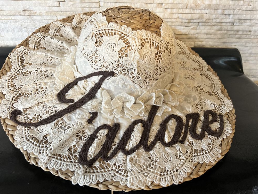 Piekny włoski kapelusz Jadore