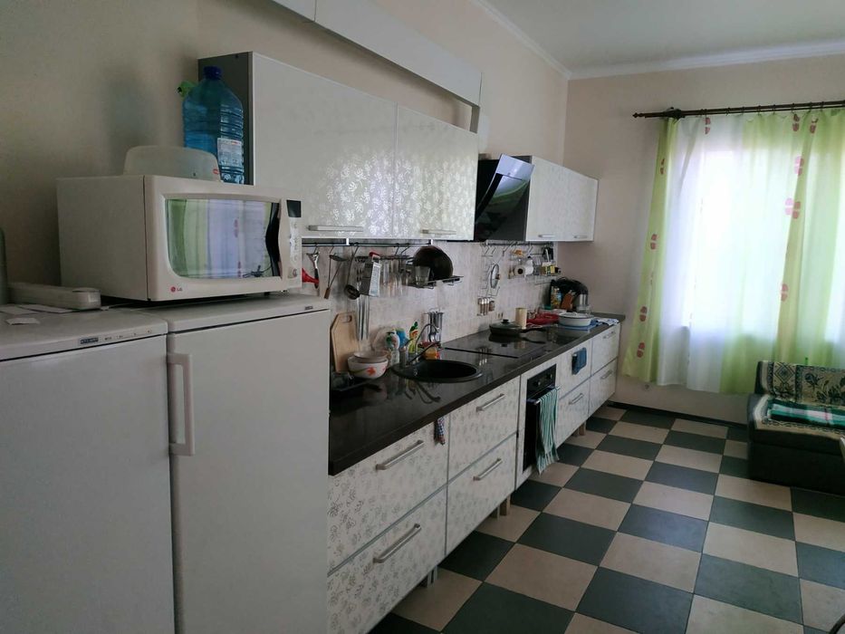 Дом в селе Осещина , Троянда-2