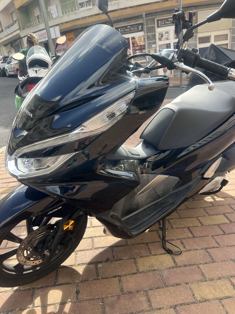 Aluguel de Moto PCX a partir de 200€ mensais e 55€ Semanais.