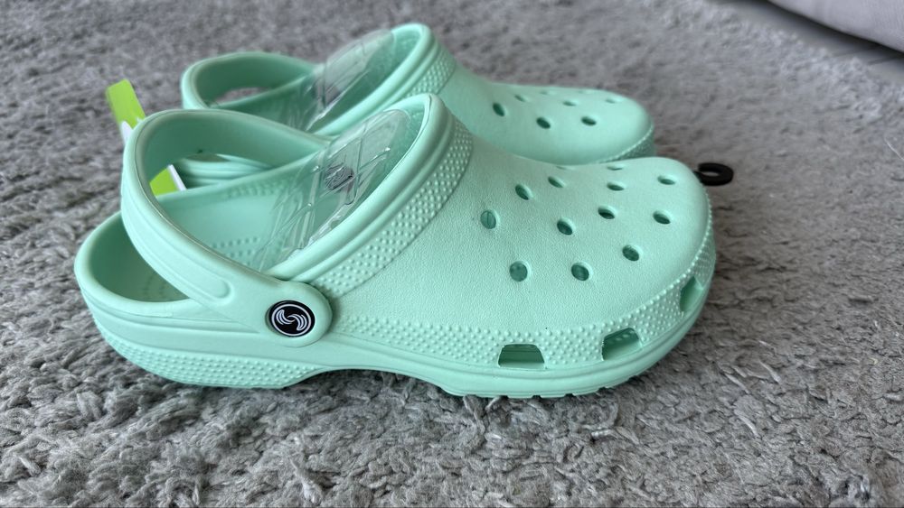 Шльопанці сабо crocs m7 w9 24 см