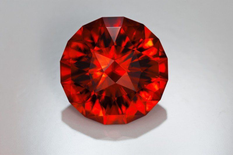 Вироби з натурального каміння. Сапфір, діамант шпинель рубін бриллиант